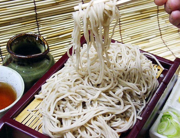 【ろばた 本店】江戸もり蕎麦 860円